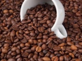 Nhu cầu tăng, sản lượng giảm, giá cà phê trong nước tăng theo thế giới